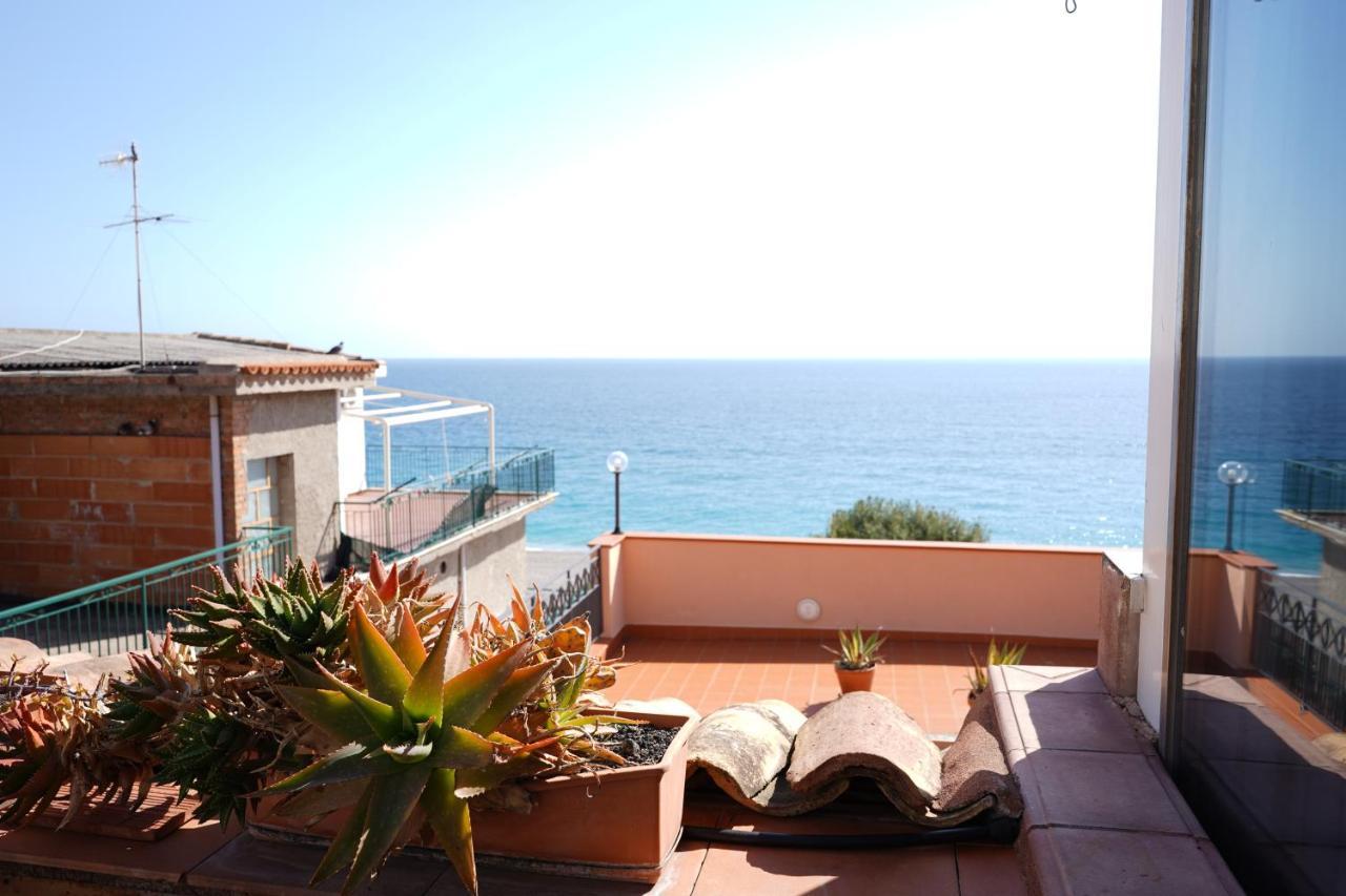 Vacanza Taormina Mare Mazzeo Kültér fotó