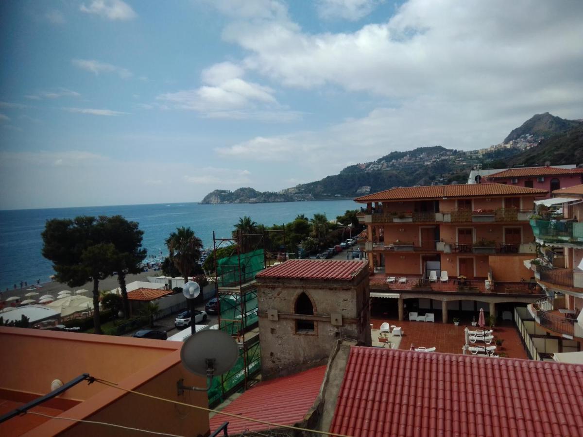 Vacanza Taormina Mare Mazzeo Kültér fotó